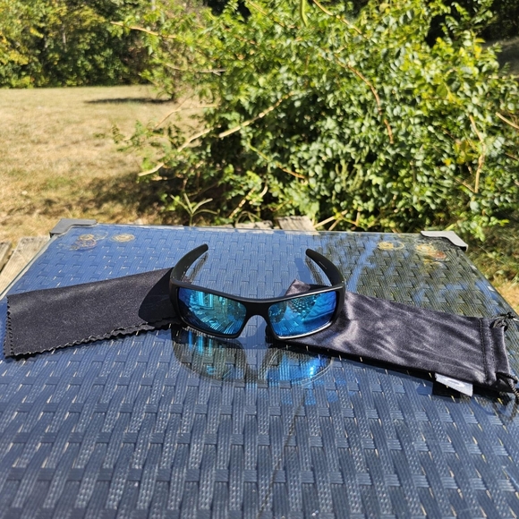 Oakley Other - Oakley Gascan Sunglasses